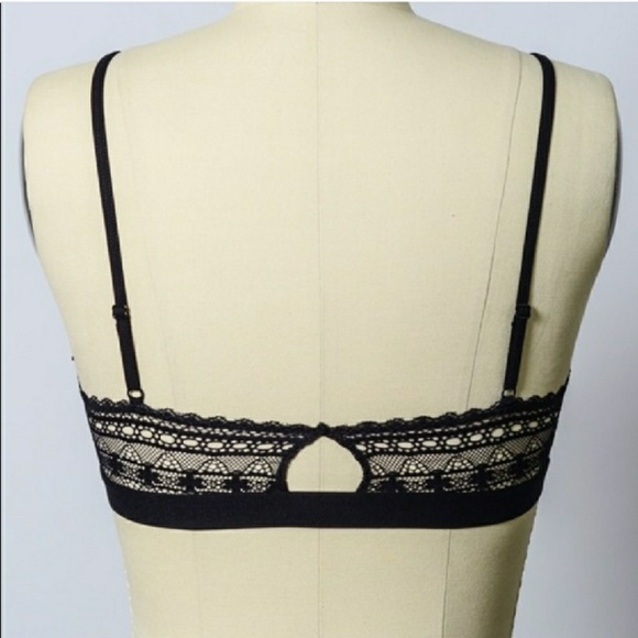 Sexy Strappy Lace Bralette in Black - Picture 3 of 3